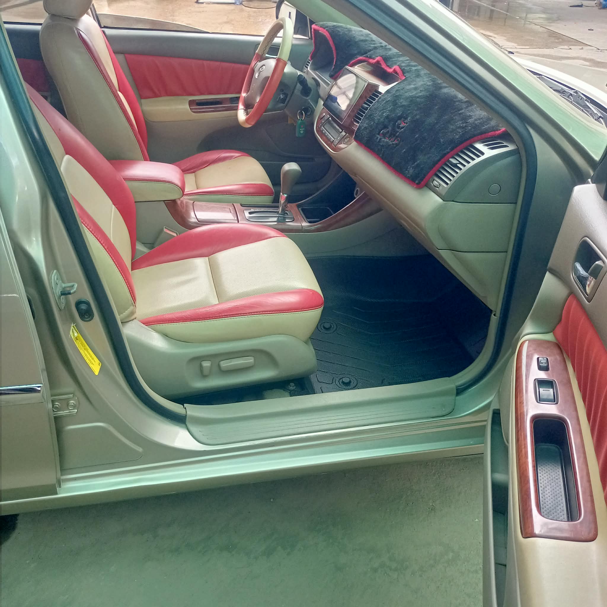 Camry 2002 xle Full option ដំបូលបើក