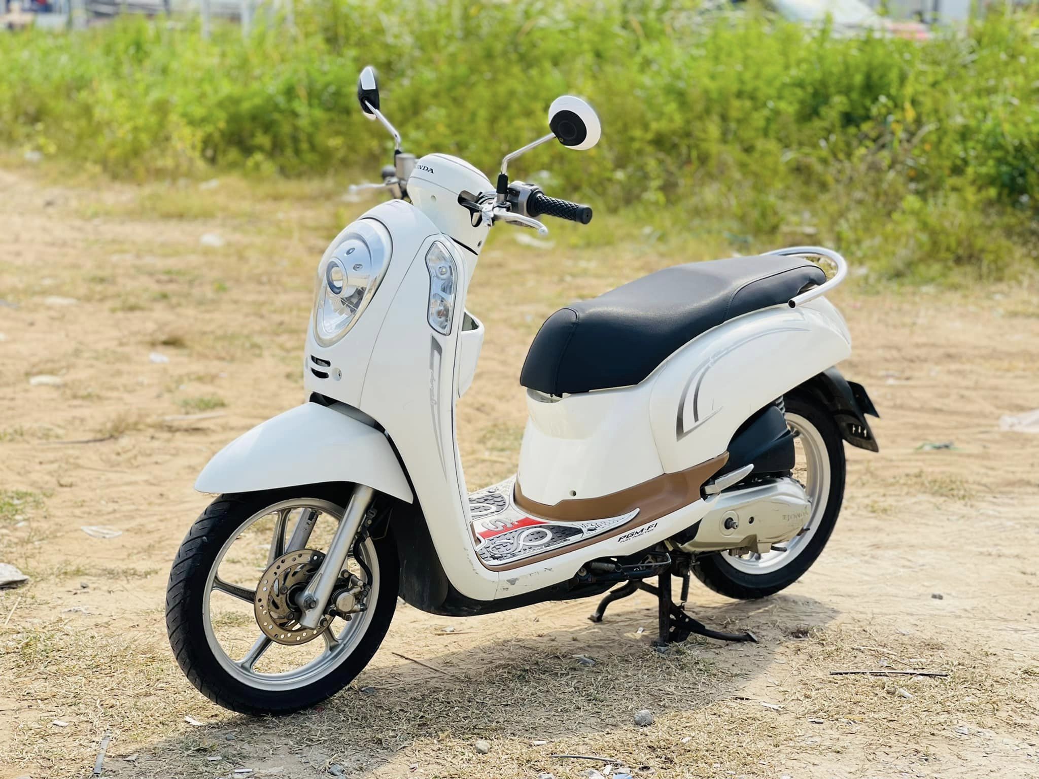 Honda Scoopy 2015